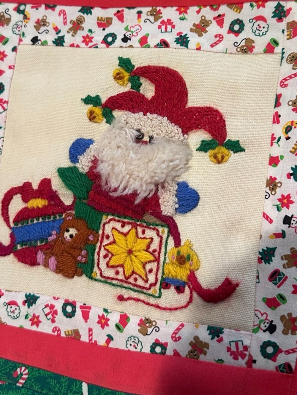 Vintage Handmade Quilt Style Festive Santa Embroidered Wall Hanging - Picture 5 of 8